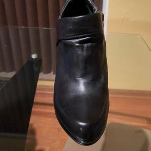 Gorgeous black Bandolino ankle bootie